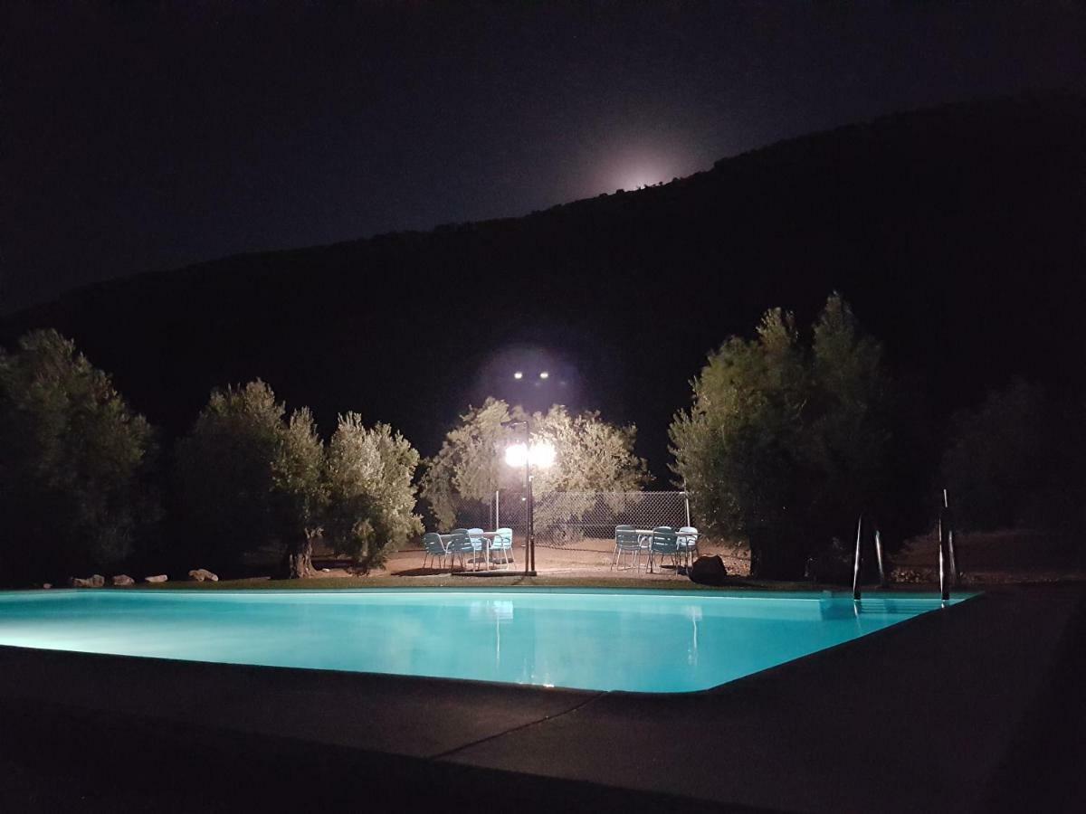 Apartamentos Rurales La Dehesa Del Acebuche Jaén Εξωτερικό φωτογραφία